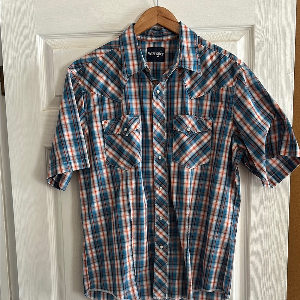 Wrangler Blue and Red Casual Button Down Shirt